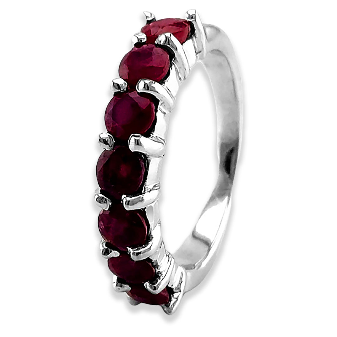Déjese cautivar por la exclusividad de la Churumbela en Oro Blanco 14k con Rubíes de ZABULON. Una muestra de habilidad artesanal y precisión, este anillo muestra la luminosa belleza de rubíes genuinos, colocados perfectamente en un oro blanco de primera calidad.