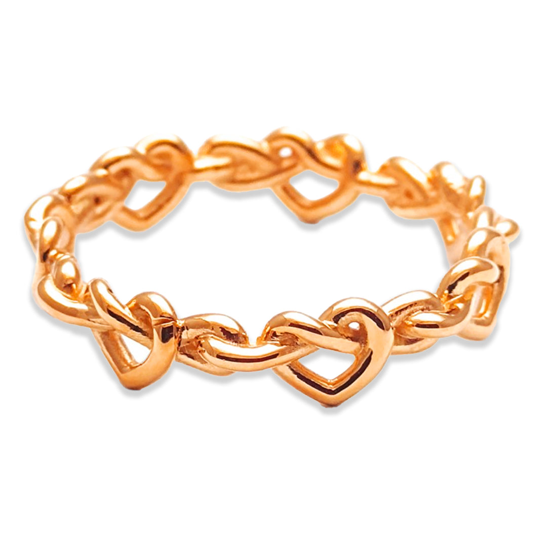 Nuestro Anillo Corazones en Oro, Oro Rosa y Oro Blanco 14k es una expresión tangente del amor. Cada corazón, meticulosamente esculpido, representa un latido, una pasión, un recuerdo que nos une a aquellos que amamos. Un diseño donde cada tonalidad de oro relata una historia diferente, pero todas convergen en un mensaje unificado: la eternidad del amor.