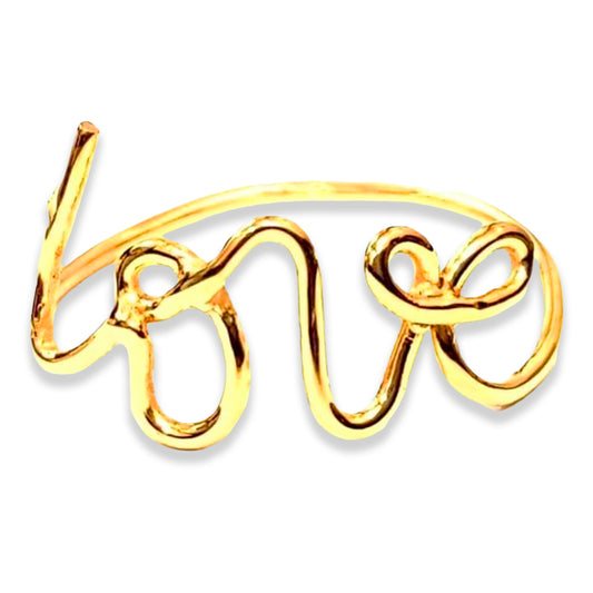 Entre en un viaje de amor universal con el Anillo Love Oro 14k. Este adorno único, con letras doradas que brillan con elegancia, celebra todas las formas de amor, uniendo corazones en un gesto de afecto y cuidado.