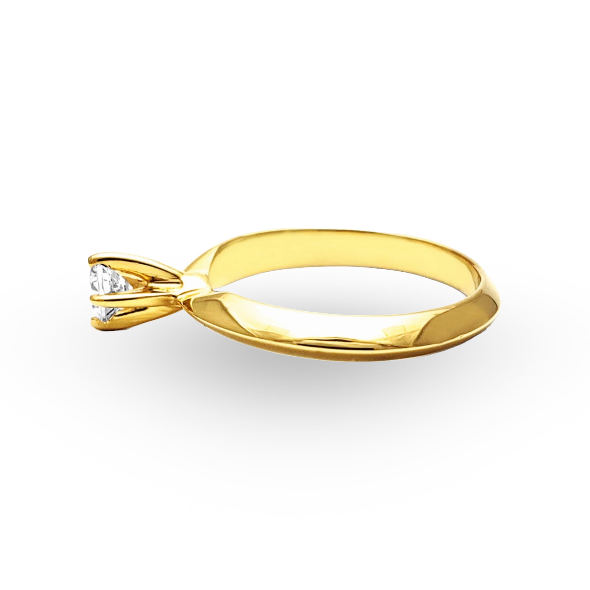 Déjese enamorar por la delicadeza del Anillo de Compromiso ZABULON en Oro / Oro Rosa / Oro Blanco 14k con Zirconia, un testimonio de la belleza en la promesa eterna. Este anillo, con su zirconia resplandeciente, no es solo una joya, sino un símbolo de un futuro juntos, brillante y puro.