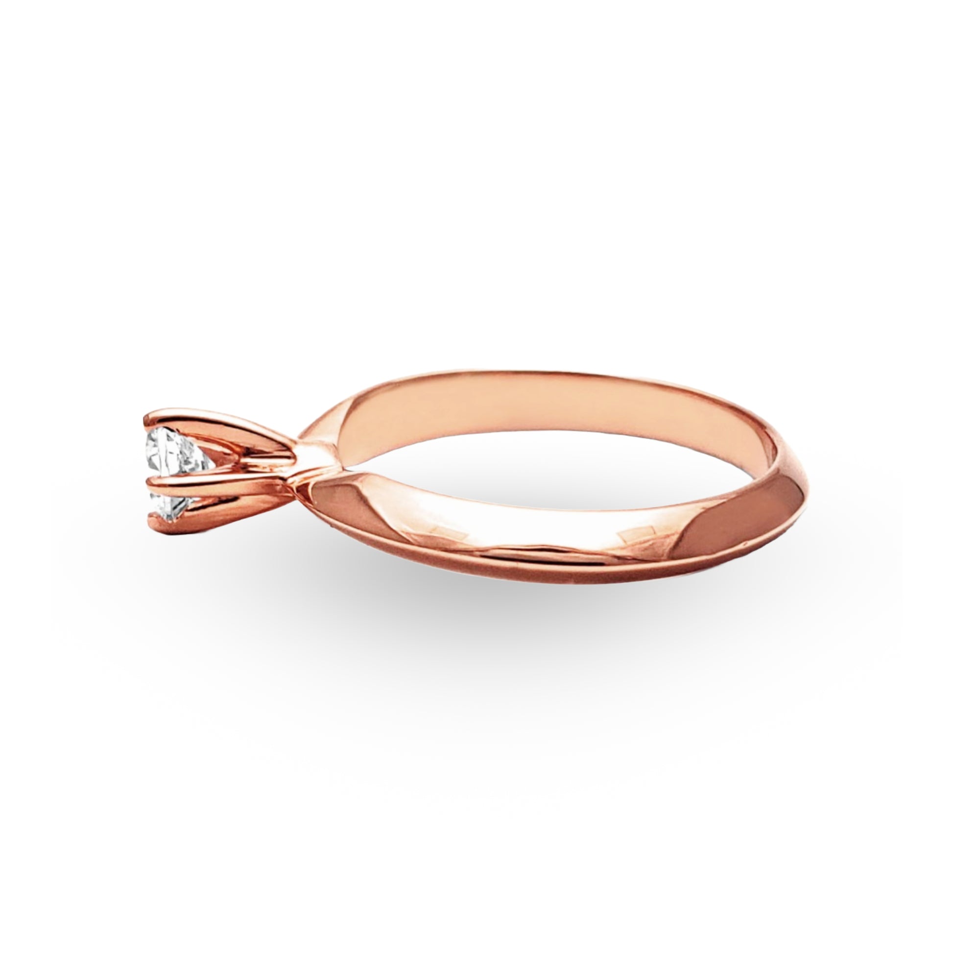 Déjese enamorar por la delicadeza del Anillo de Compromiso ZABULON en Oro / Oro Rosa / Oro Blanco 14k con Zirconia, un testimonio de la belleza en la promesa eterna. Este anillo, con su zirconia resplandeciente, no es solo una joya, sino un símbolo de un futuro juntos, brillante y puro.