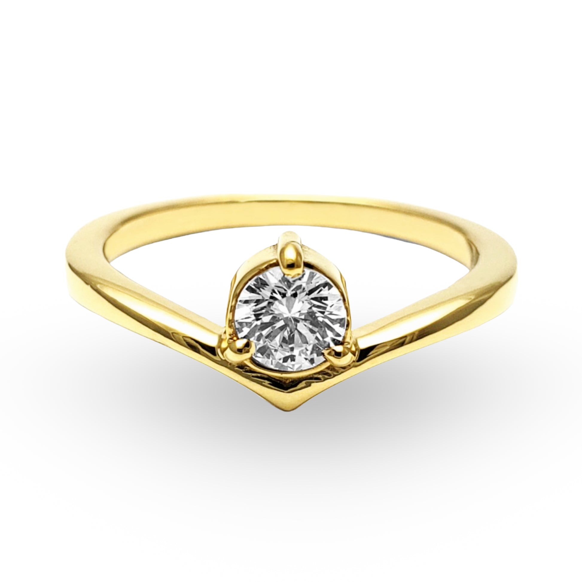 Déjese seducir por la sofisticación del Anillo de Compromiso ZABULON, una joya de refinamiento inigualable en Oro / Oro Rosa / Oro Blanco 14k, coronada por una zirconia deslumbrante. Este anillo destaca por su diseño que fusiona la modernidad con la tradición, simbolizando un compromiso tan eterno como el material con el que está forjado.
