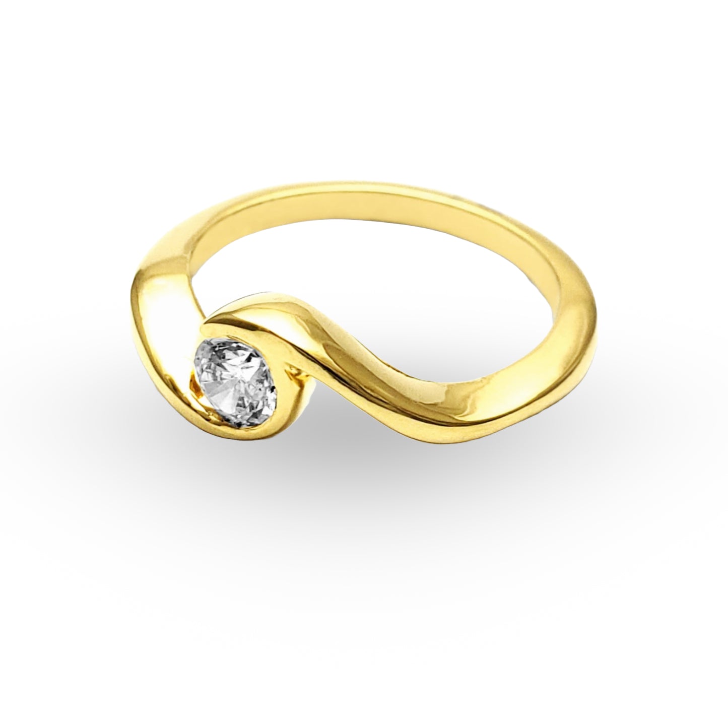 El Anillo de Compromiso ZABULON, una delicada creación en Oro / Oro Rosa / Oro Blanco 14k con Zirconia, representa la unión de dos almas en una pieza que es tanto testigo como protagonista de su amor eterno. Su diseño fluido y la piedra central resplandeciente son el sello de una promesa elegante y perdurable.