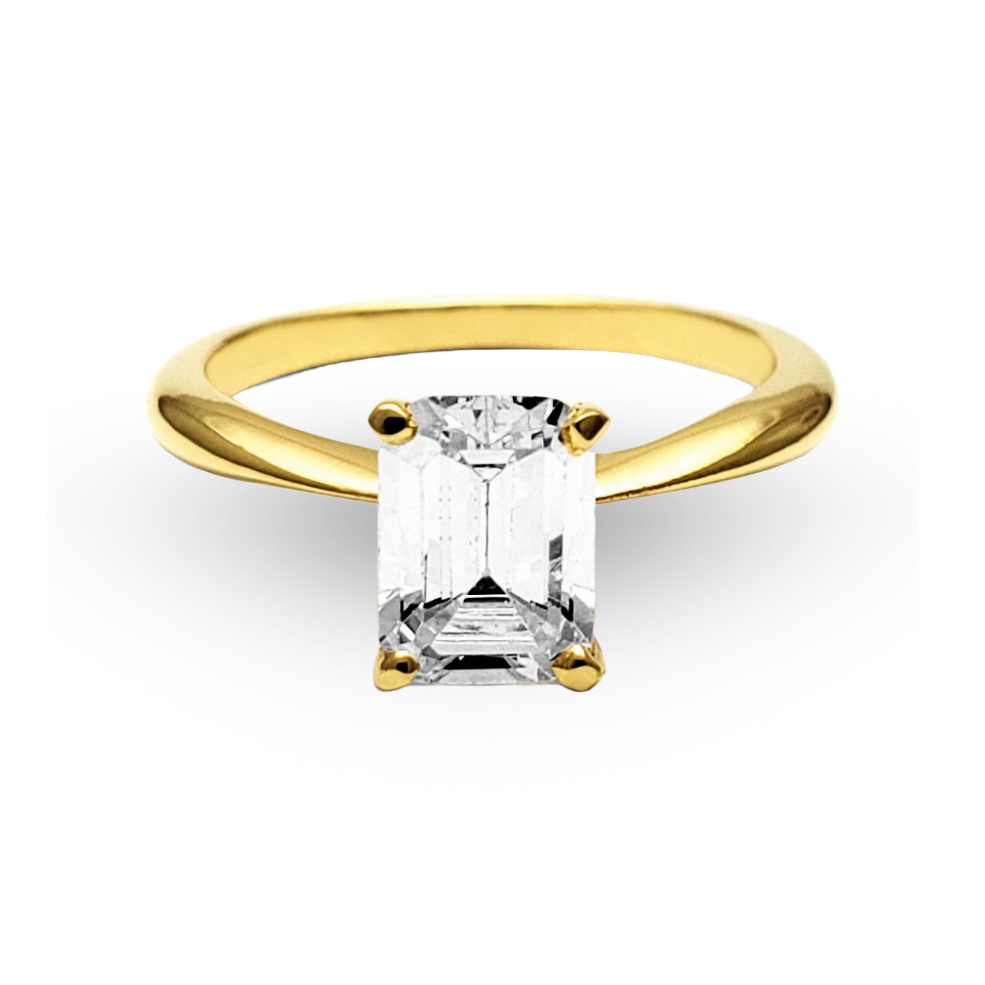 Déjese cautivar por la magia del Anillo de Compromiso ZABULON en Oro / Oro Rosa / Oro Blanco 14k, iluminado con la pureza de una zirconia deslumbrante. Este anillo no es meramente una pieza de joyería; es un emblema de compromiso eterno, capturando la promesa de un amor perdurable.