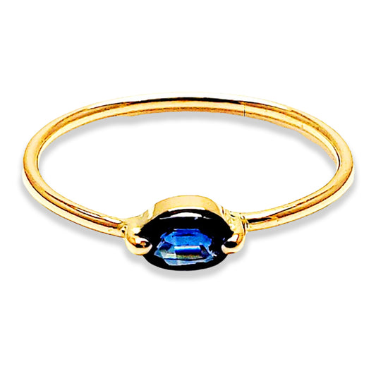 Déjese llevar por la elegancia y la maravilla única de nuestro Anillo de Oro 14k con Zafiro. Una combinación celestial de oro y zafiro que ilumina con la luz de las estrellas a cada movimiento.