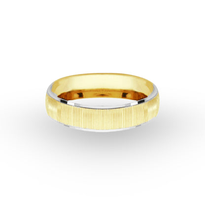 La Argolla de Matrimonio en Oro 10k de ZABULON es la elección perfecta para quienes buscan un símbolo tradicional con un toque contemporáneo. Su diseño combina la calidez del oro con una textura finamente trabajada, reflejando la complejidad y la riqueza de una vida compartida.