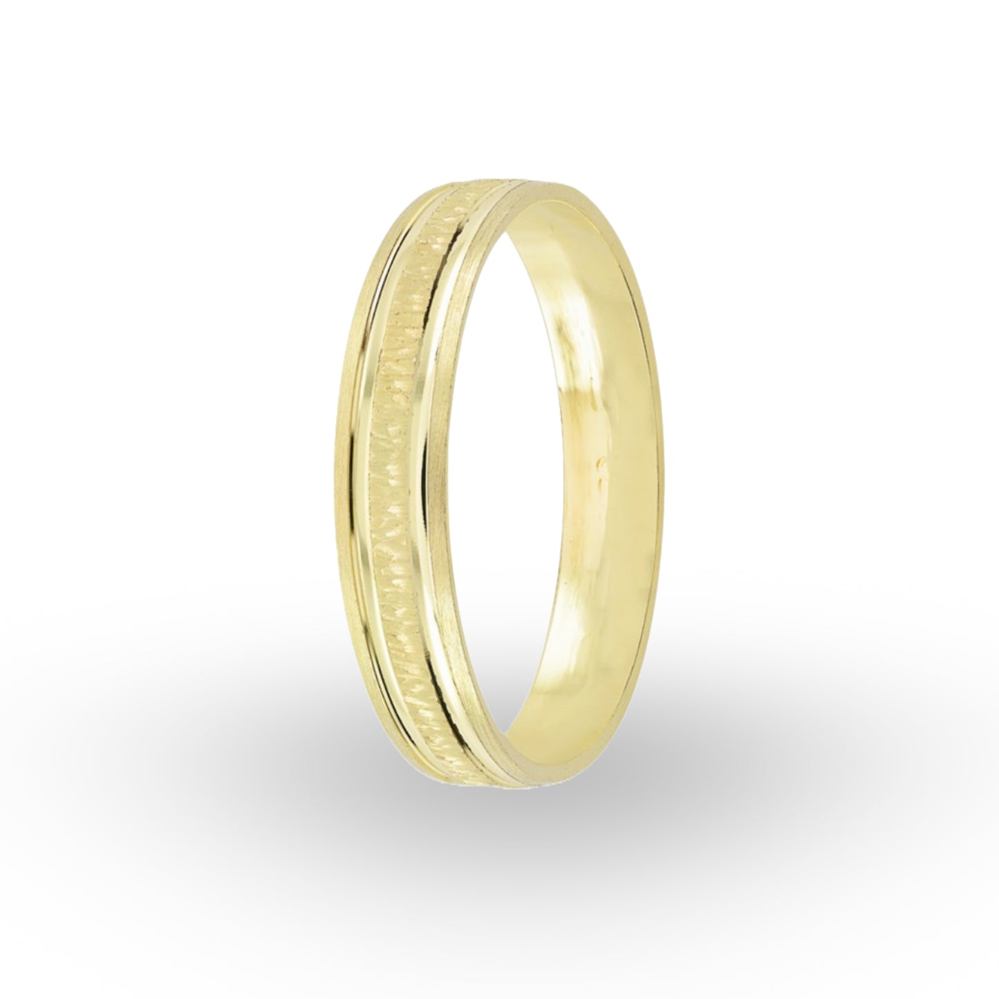 La Argolla de Matrimonio en Oro 10k de ZABULON captura la esencia del compromiso duradero con su diseño atemporal y acabado texturizado. Su oro de alta calidad es símbolo de la solidez de la unión matrimonial, y su estética clásica se funde con detalles modernos para celebrar el amor eterno.