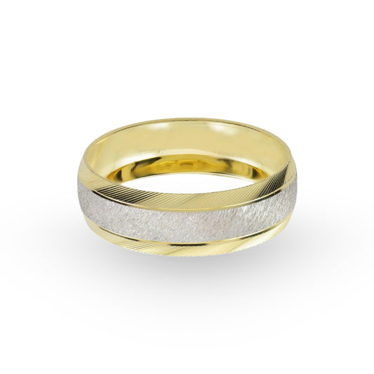 La Argolla de Matrimonio de Oro 10k que ha seleccionado es un testimonio de la maestría artesanal de ZABULON, un deleite visual que combina la calidez del oro clásico con un acabado satinado moderno y sofisticado. Este anillo es una promesa de amor duradero, tanto por su diseño atemporal como por su construcción robusta.