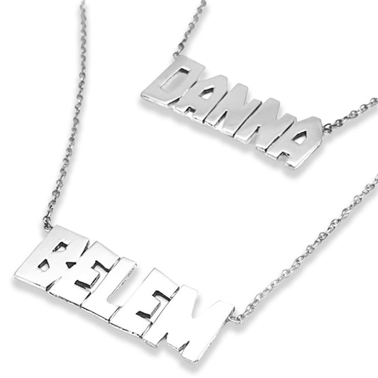 Destaque su singularidad y estilo con el Dije de Plata 925 Nombre Personalizado, un emblema exclusivo de su esencia.