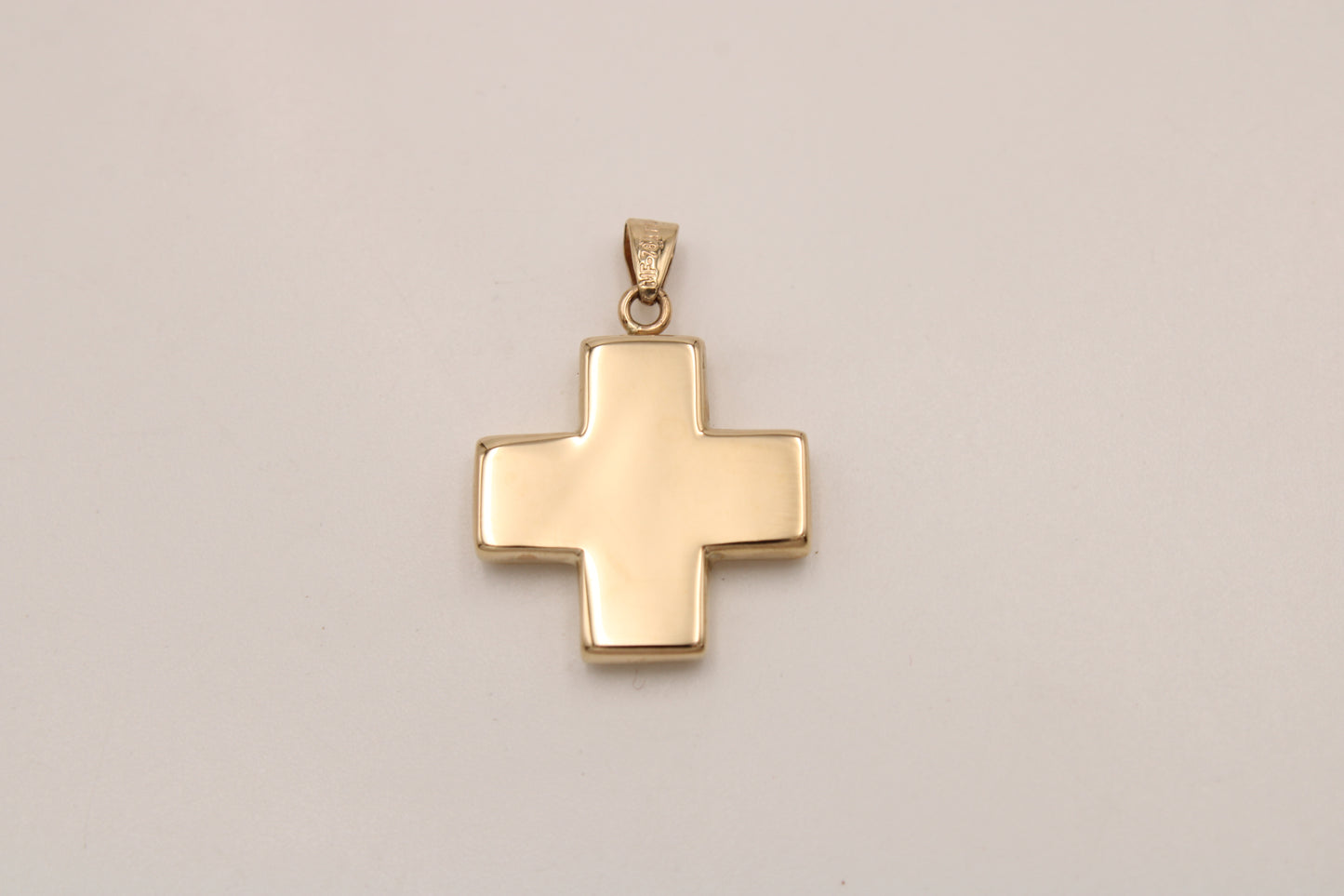 Dije de Cruz en Oro 14K